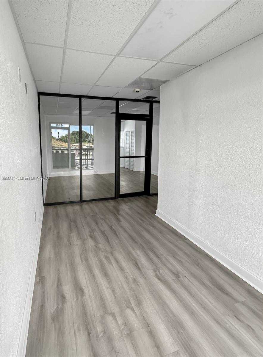 Small Image of 495 NW 27th Ave, Miami, FL 33125, USA Number 3