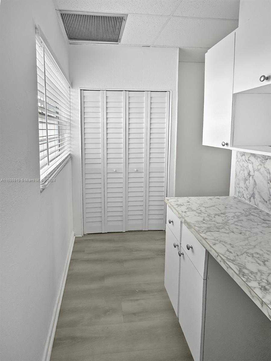 Small Image of 495 NW 27th Ave, Miami, FL 33125, USA Number 7