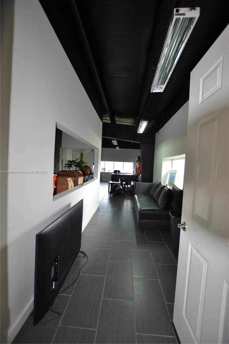 Small Image of 22700 SOUTH WEST 177TH AVE, Miami Number 23