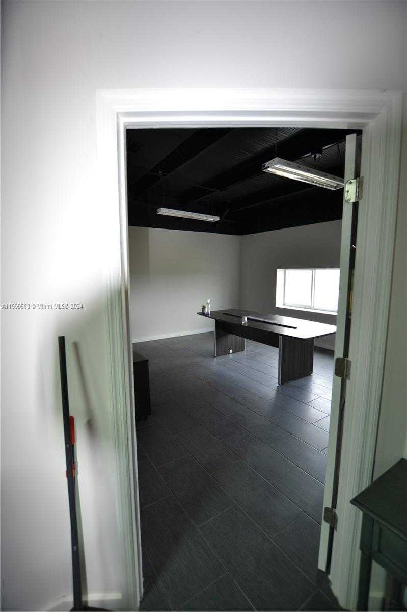 Small Image of 22700 SOUTH WEST 177TH AVE, Miami Number 32