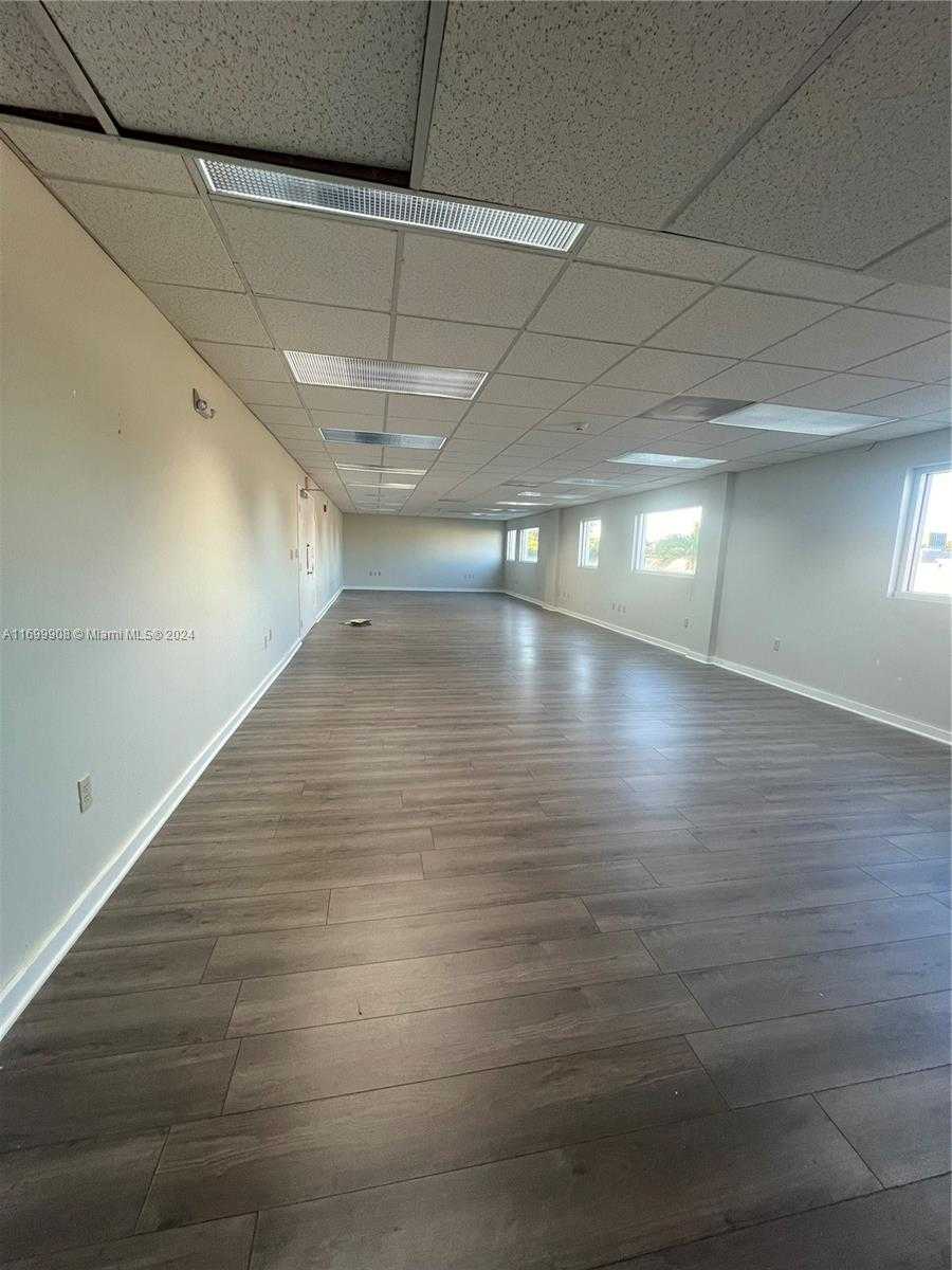 Small Image of 5050 BISCAYNE BLVD #201, Miami Number 3