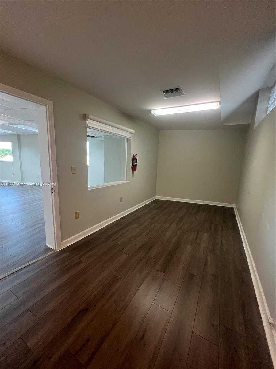 Small Image of 5050 BISCAYNE BLVD #201, Miami Number 5