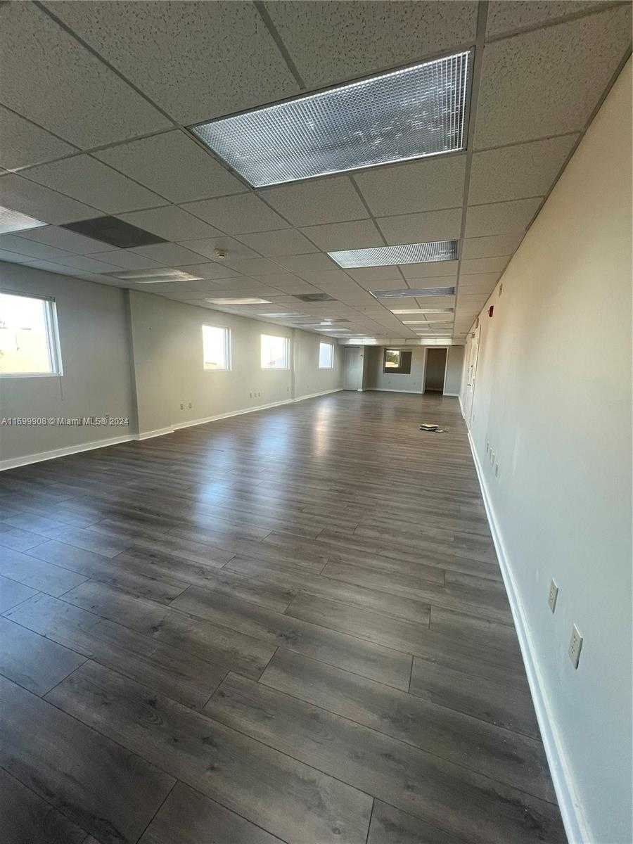 Small Image of 5050 BISCAYNE BLVD #201, Miami Number 8
