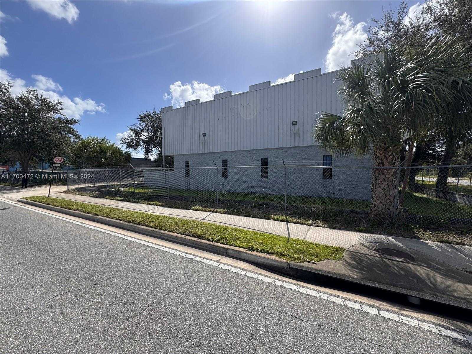 Small Image of 5909 Anno Ave, Pine Castle, FL 32809, USA Number 3