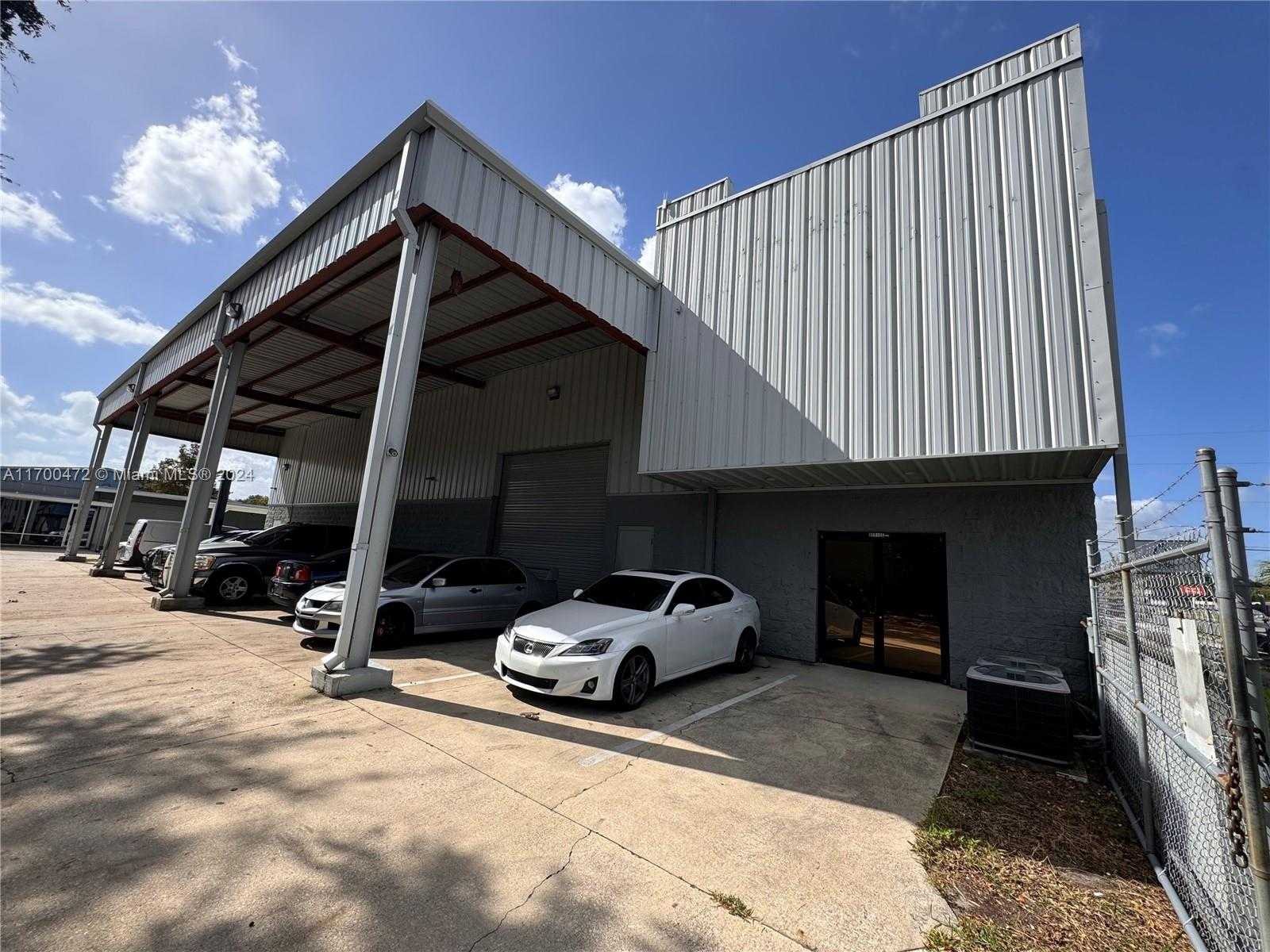 Small Image of 5909 Anno Ave, Pine Castle, FL 32809, USA Number 4