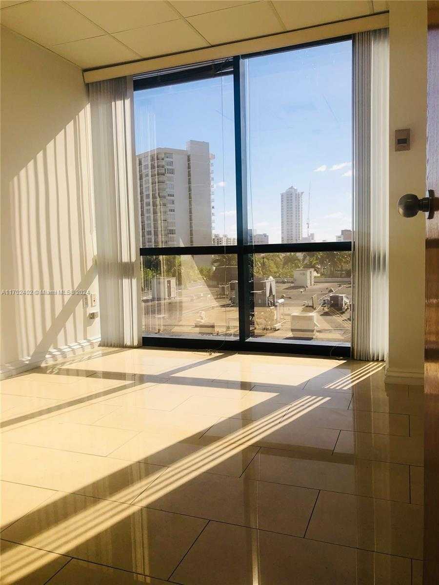 Small Image of 410 WEST 41ST ST #508, Miami Beach Number 3