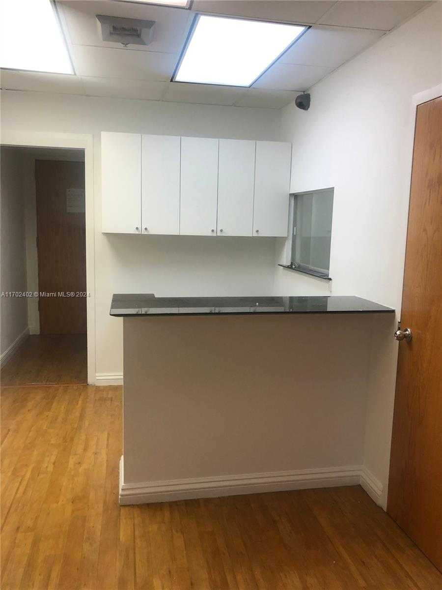 Small Image of 410 WEST 41ST ST #508, Miami Beach Number 4