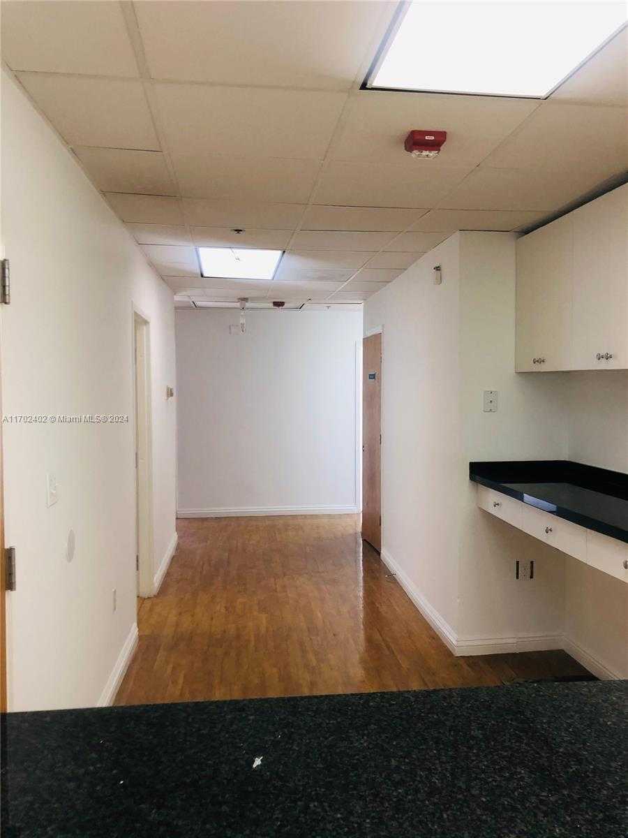 Small Image of 410 WEST 41ST ST #508, Miami Beach Number 5