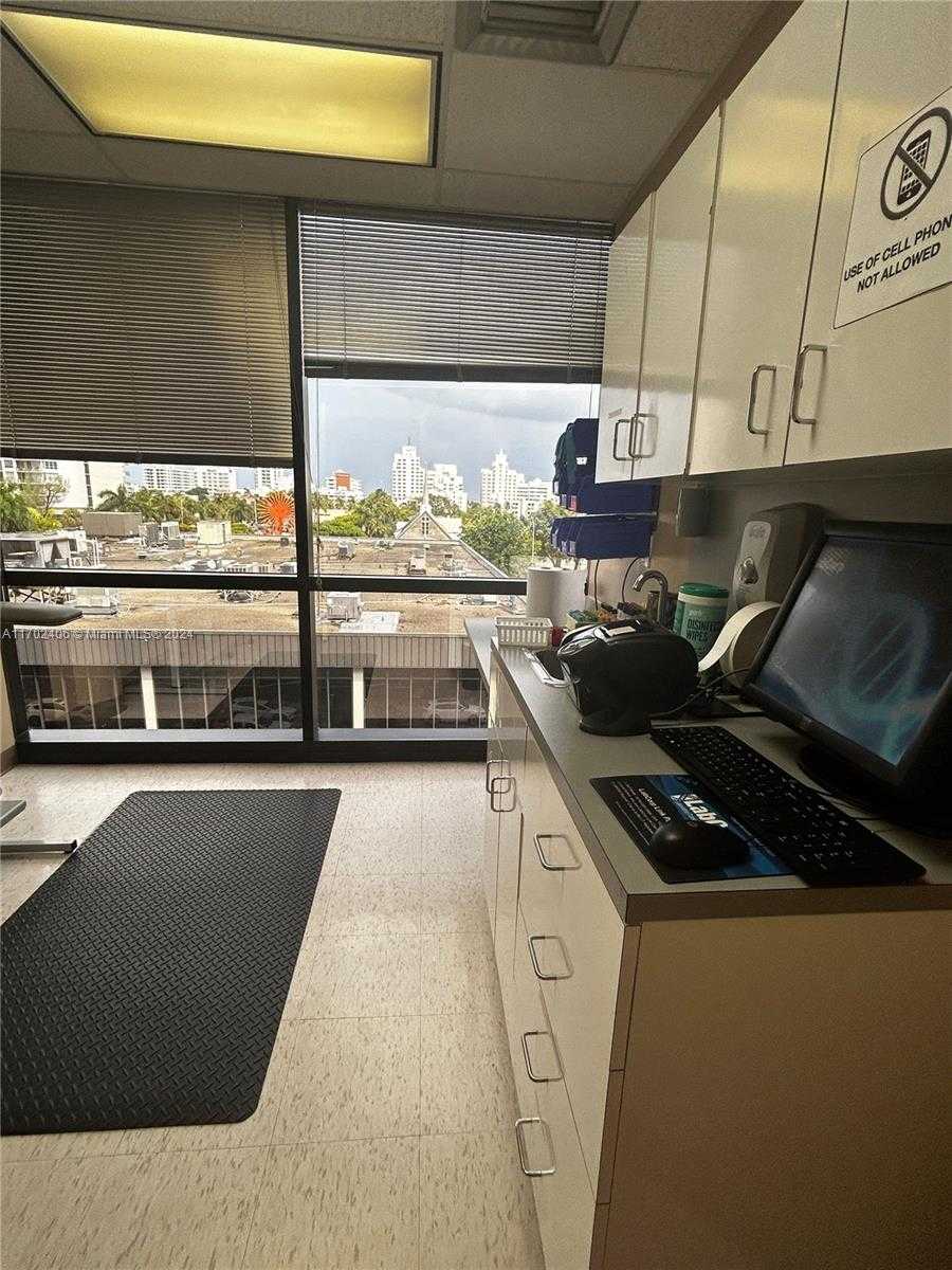 Small Image of 410 WEST 41ST ST #510, Miami Beach Number 2