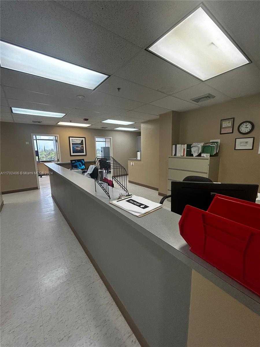 Small Image of 410 WEST 41ST ST #510, Miami Beach Number 4