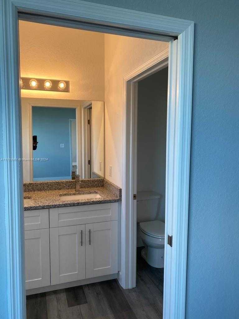 Small Image of 319 Nicholas Pkwy W, Cape Coral, FL 33991, USA Number 11