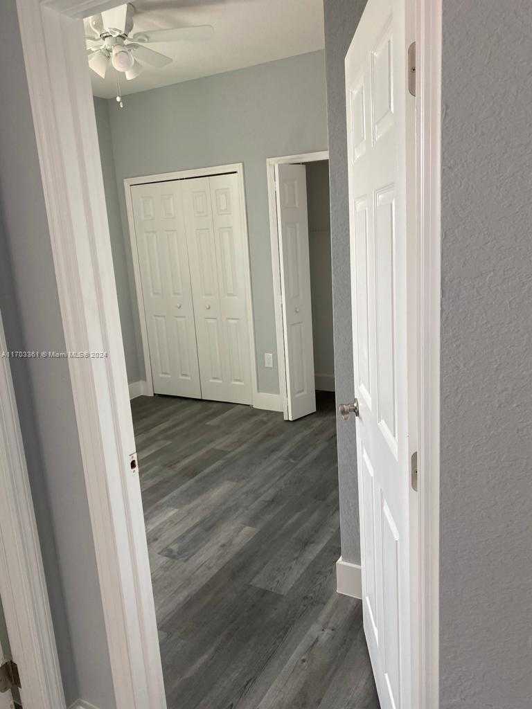 Small Image of 319 Nicholas Pkwy W, Cape Coral, FL 33991, USA Number 14