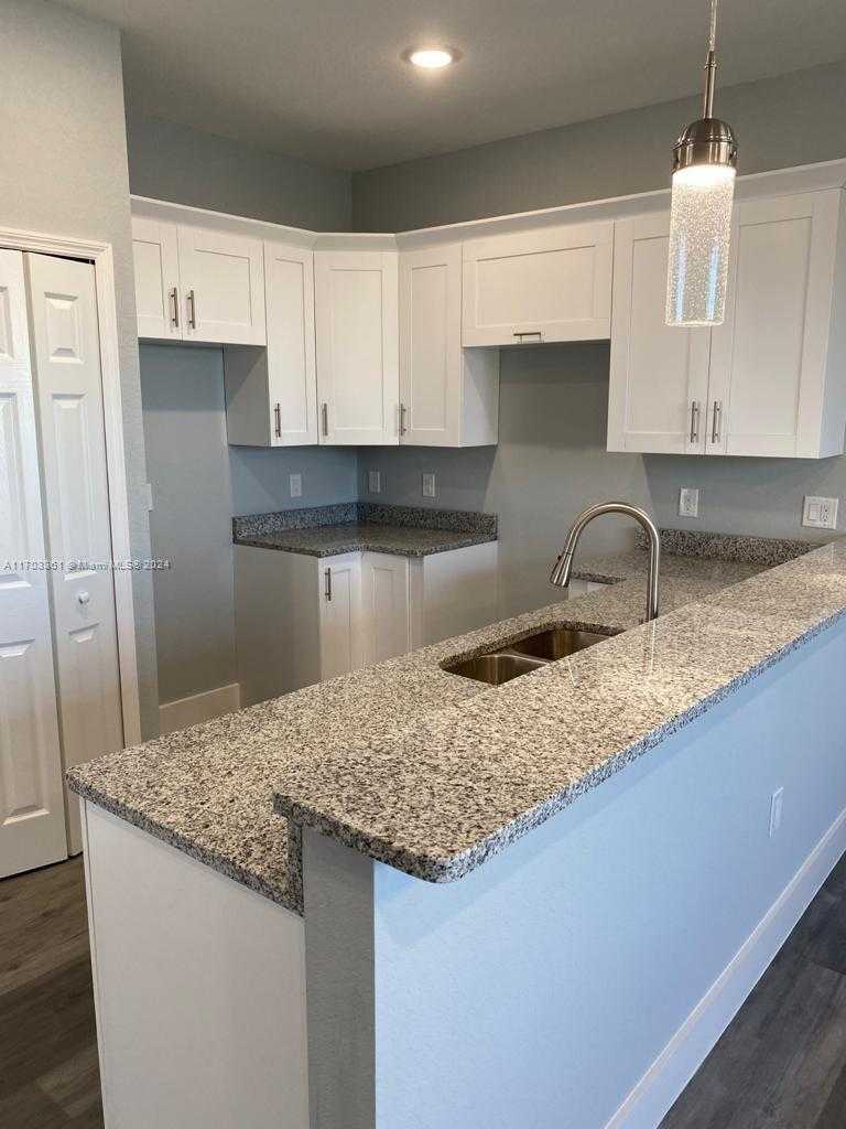 Small Image of 319 Nicholas Pkwy W, Cape Coral, FL 33991, USA Number 3