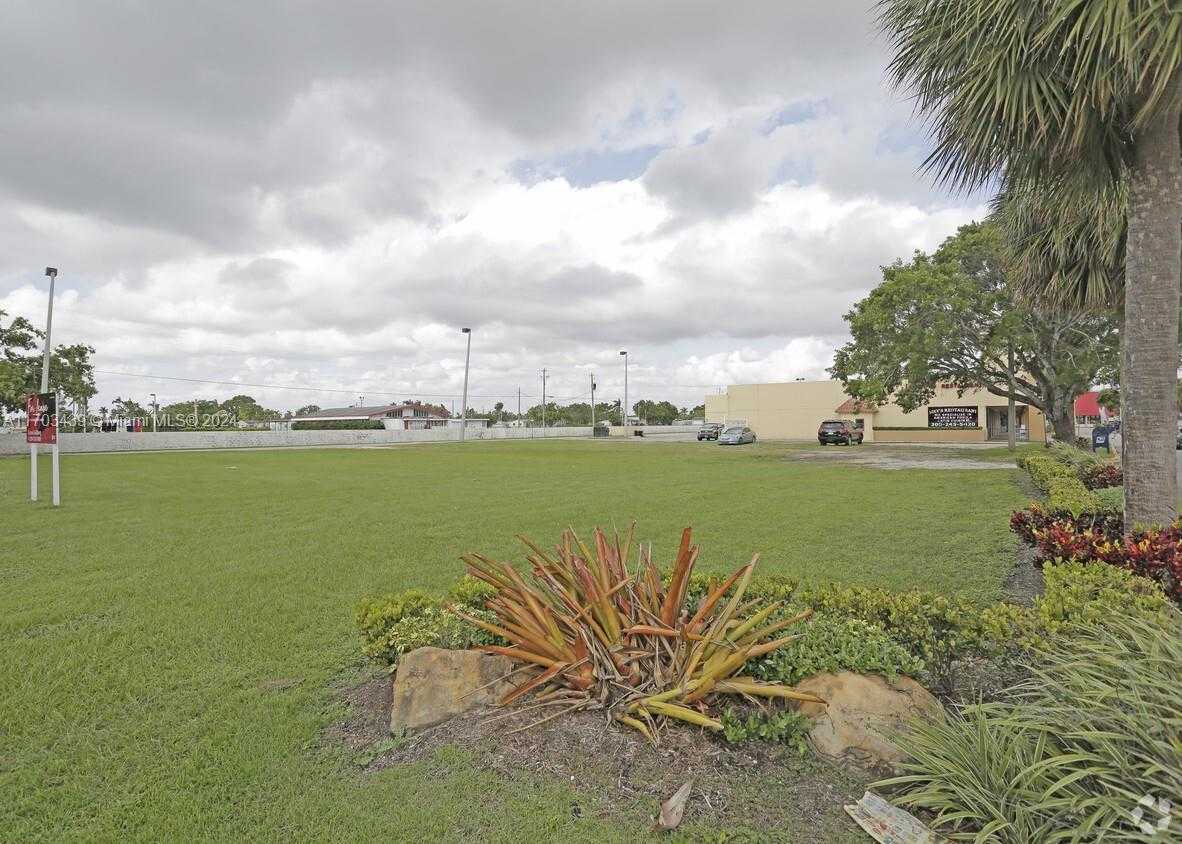 Small Image of 30318 OLD DIXIE HWY #OutParcel C, Homestead Number 4