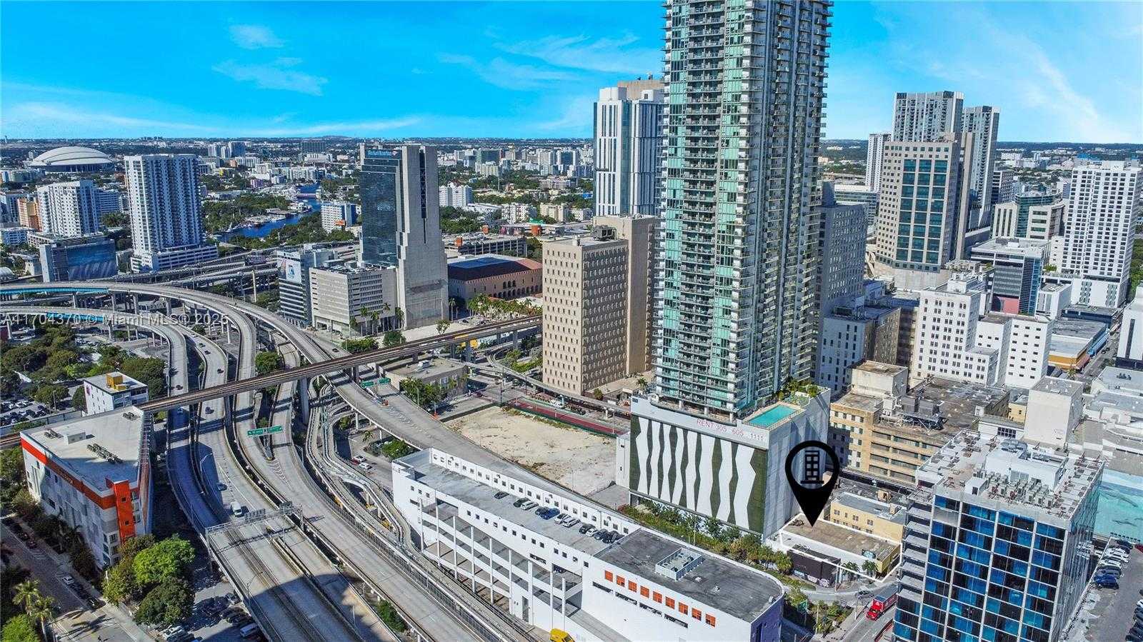 Small Image of 116 SOUTH MIAMI AVE, Miami Number 10