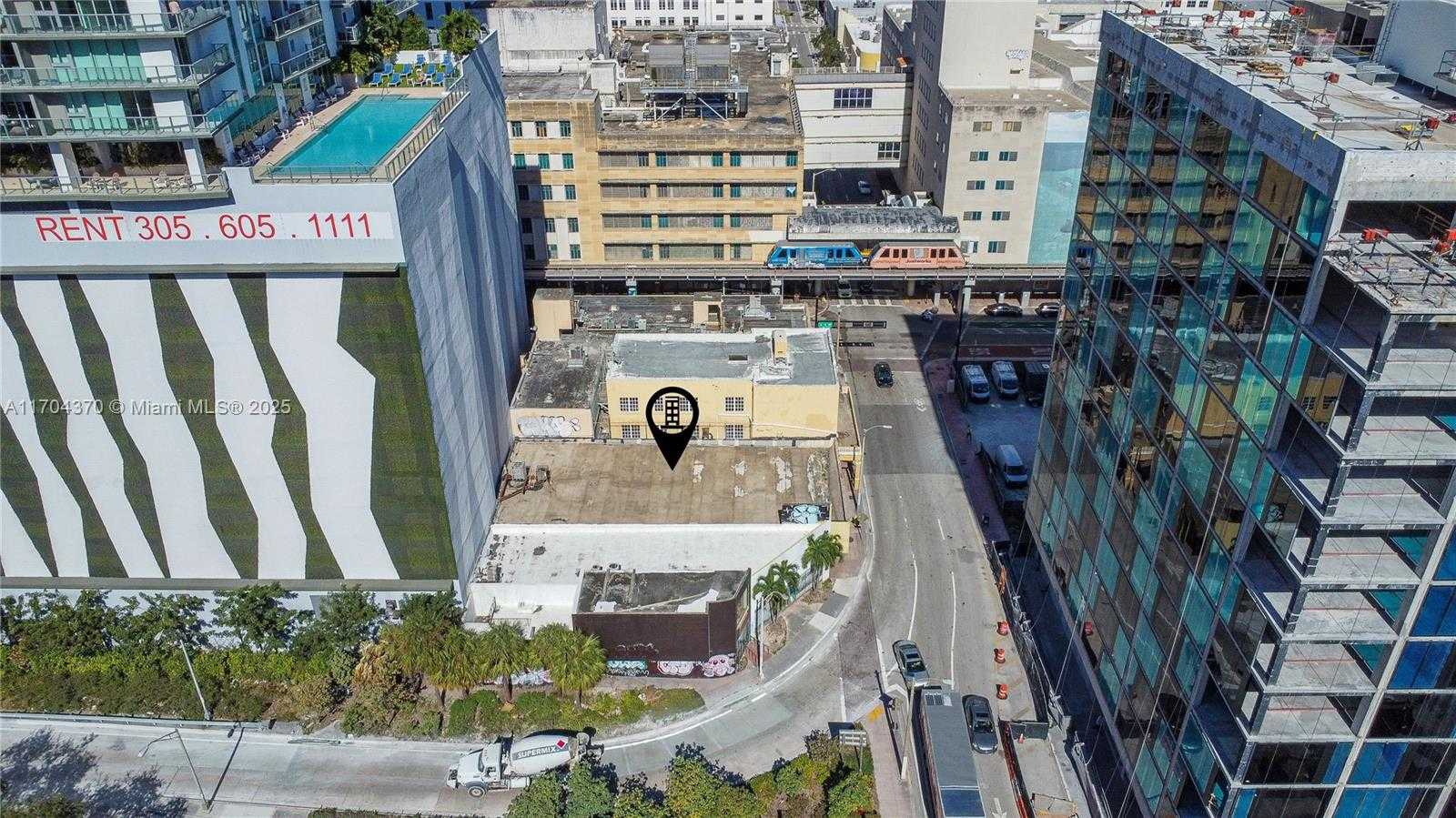 Small Image of 116 SOUTH MIAMI AVE, Miami Number 9