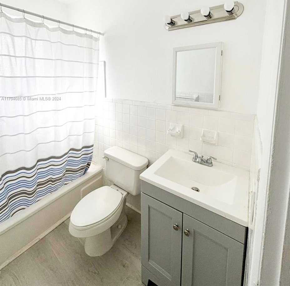 Small Image of 7717 BYRON AVE, Miami Beach Number 7