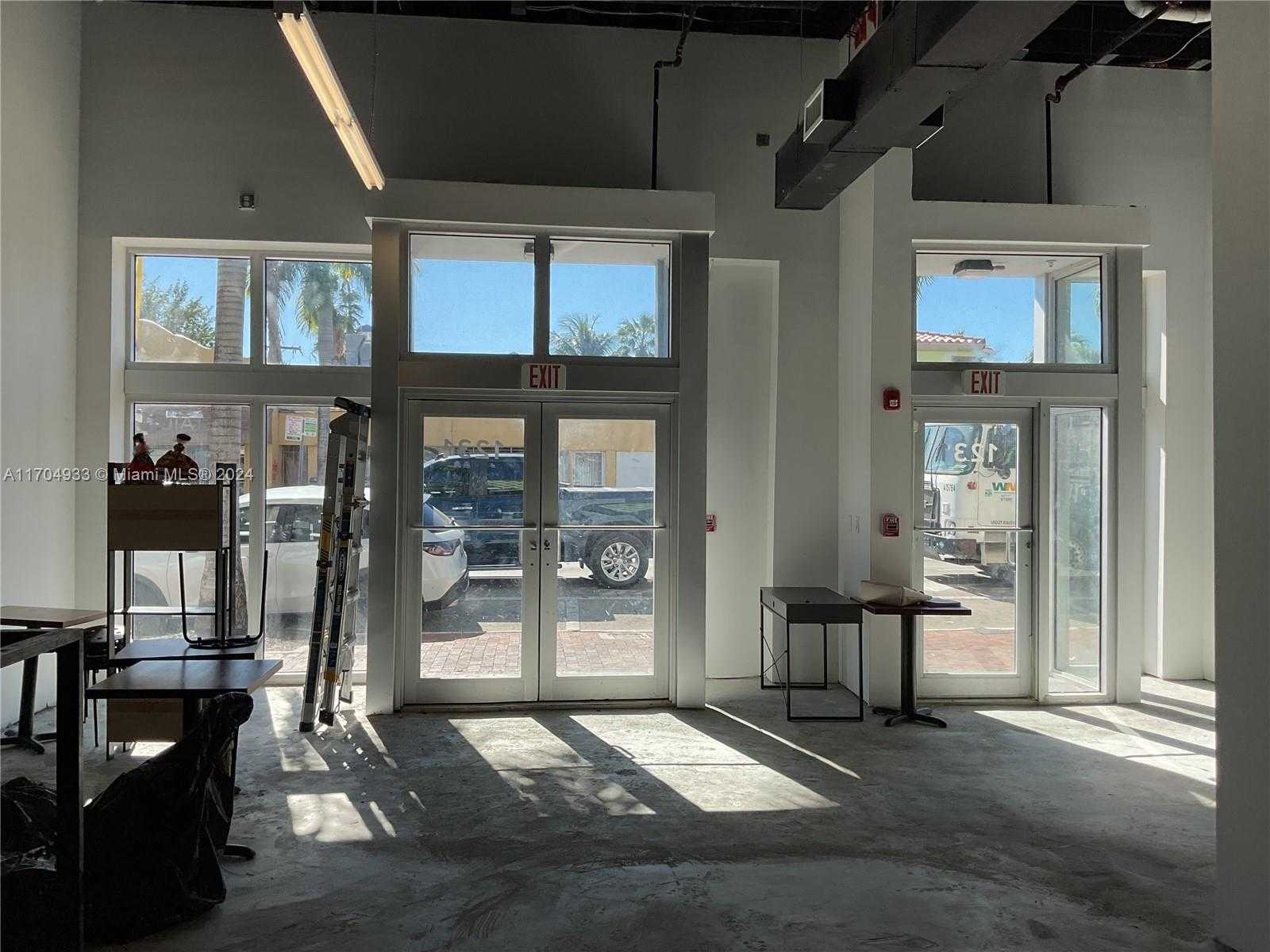 Small Image of 1231 SOUTH WEST 8TH ST, Miami Number 4