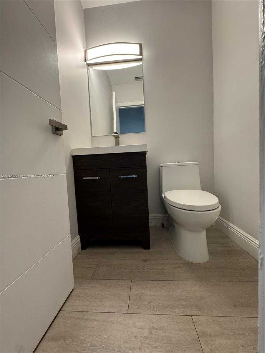 Small Image of 7555 WEST 2ND CT, Hialeah Number 17
