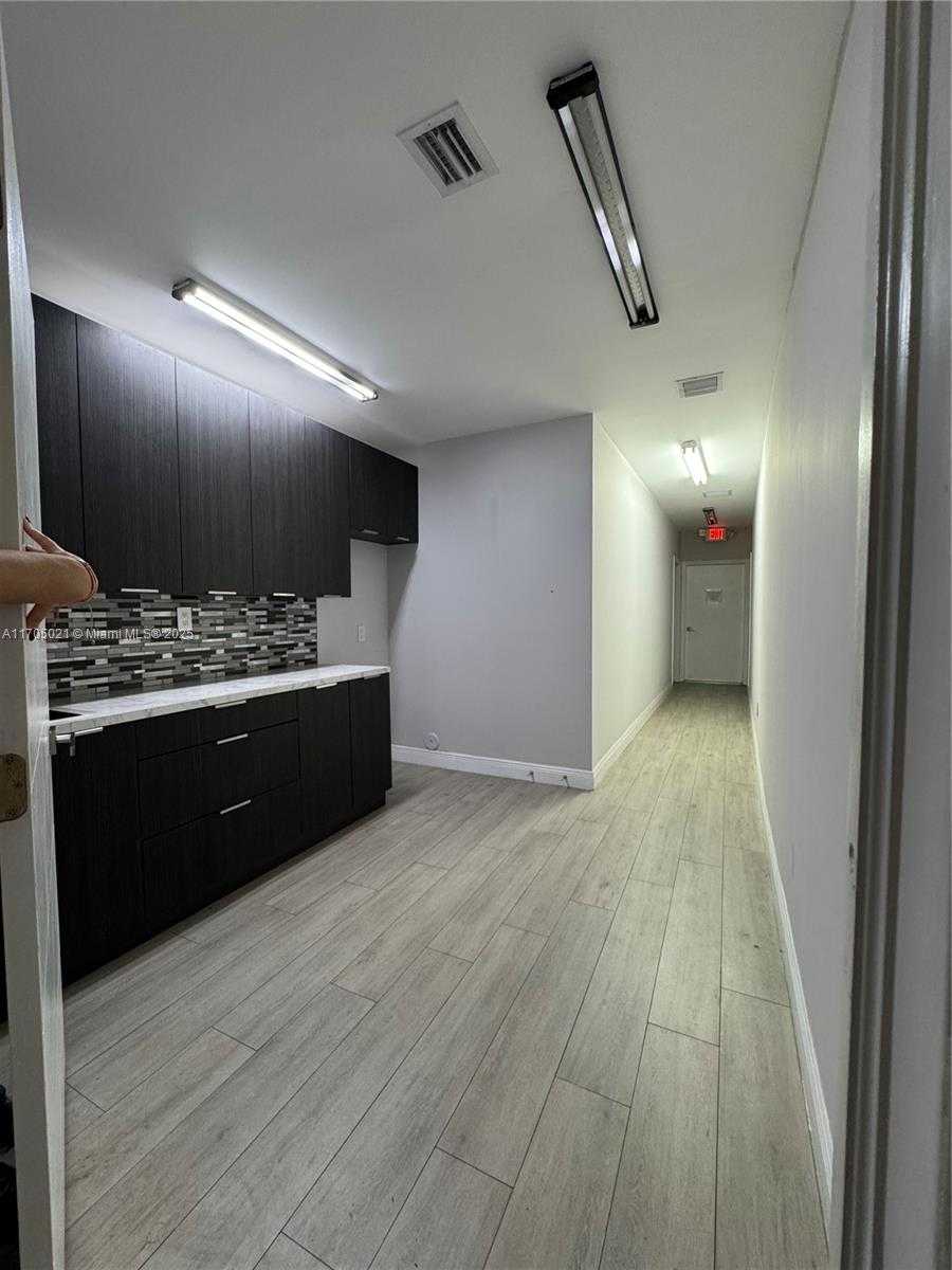 Small Image of 7555 WEST 2ND CT, Hialeah Number 18