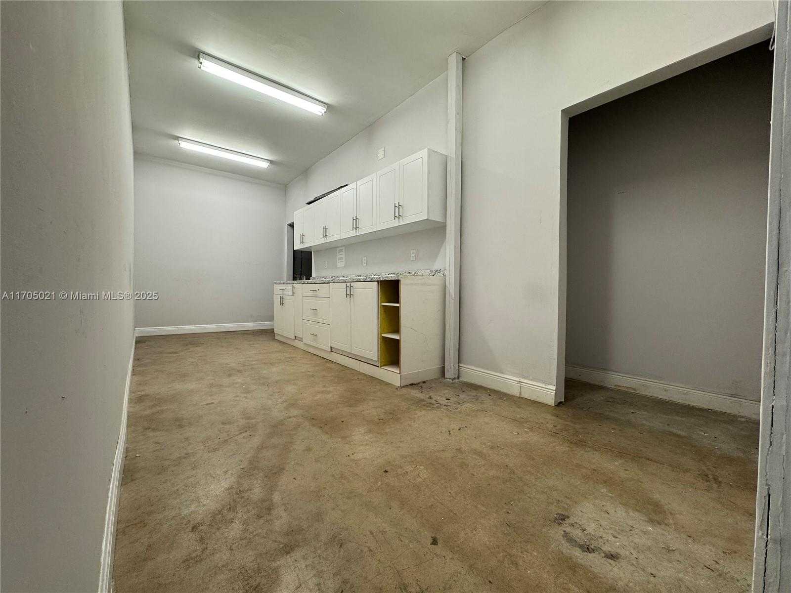 Small Image of 7555 WEST 2ND CT, Hialeah Number 26