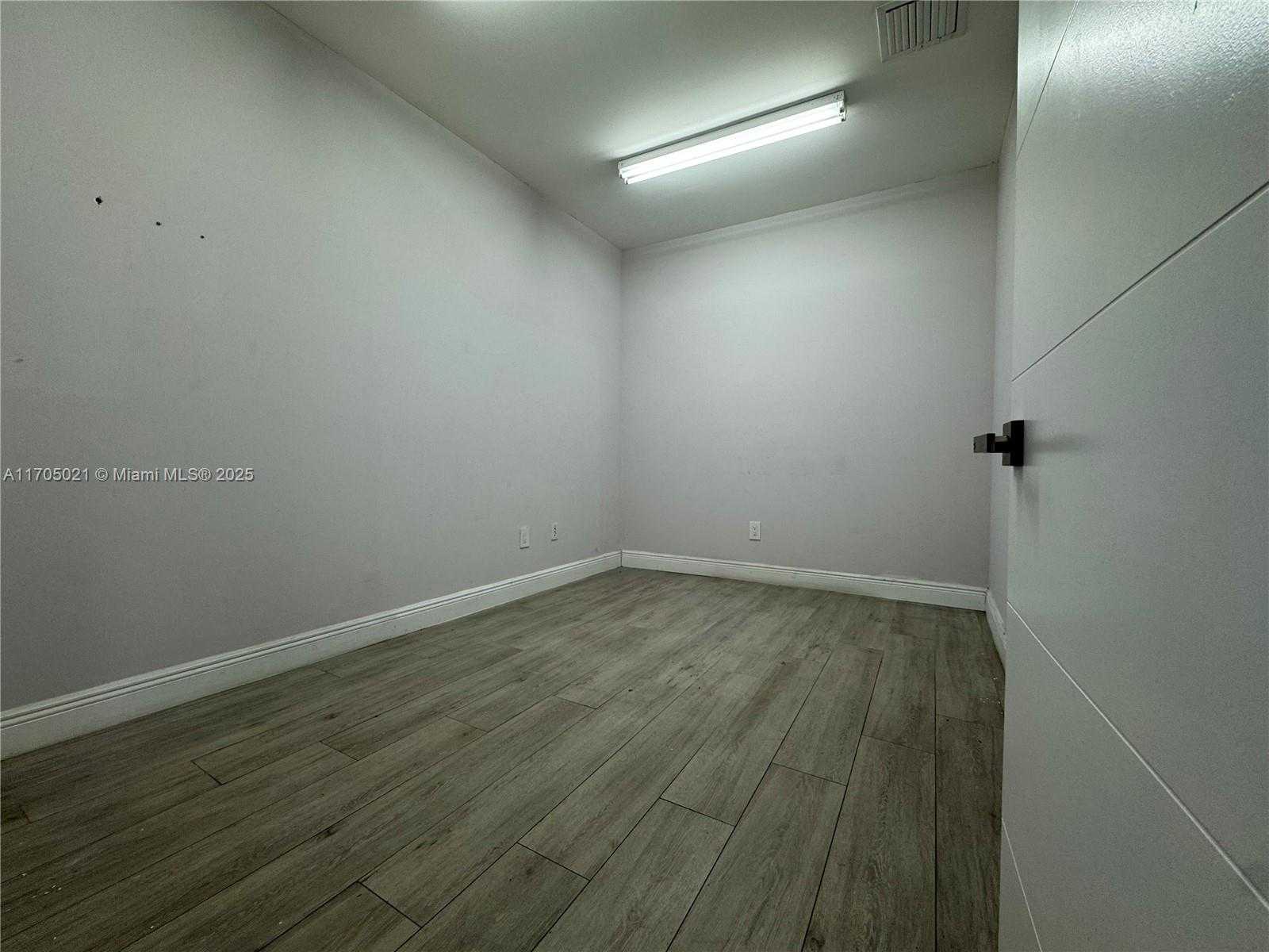 Small Image of 7555 WEST 2ND CT, Hialeah Number 28