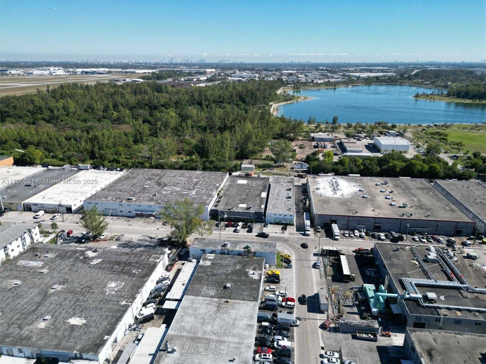 Small Image of 7555 WEST 2ND CT, Hialeah Number 5