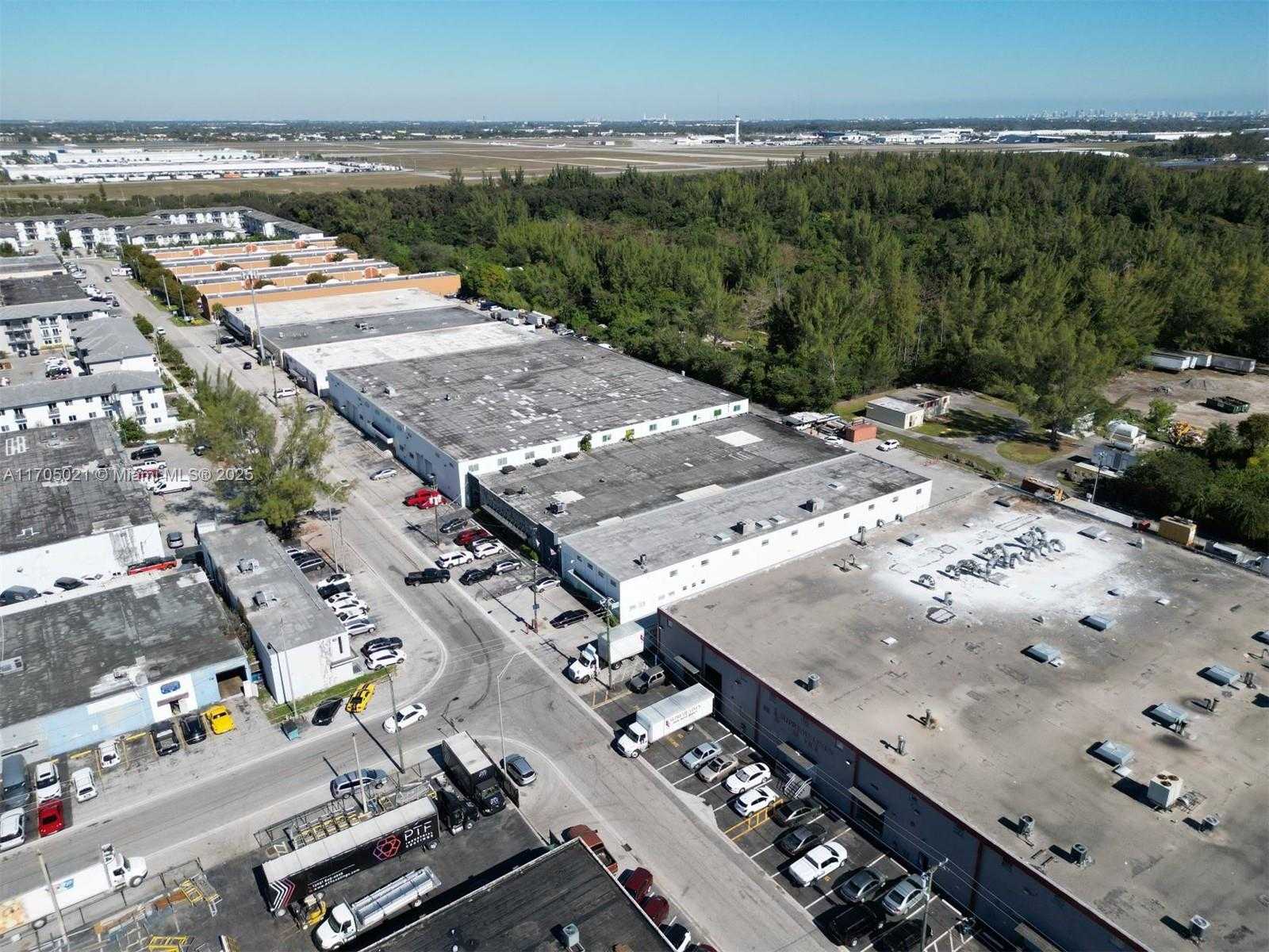 Small Image of 7555 WEST 2ND CT, Hialeah Number 6
