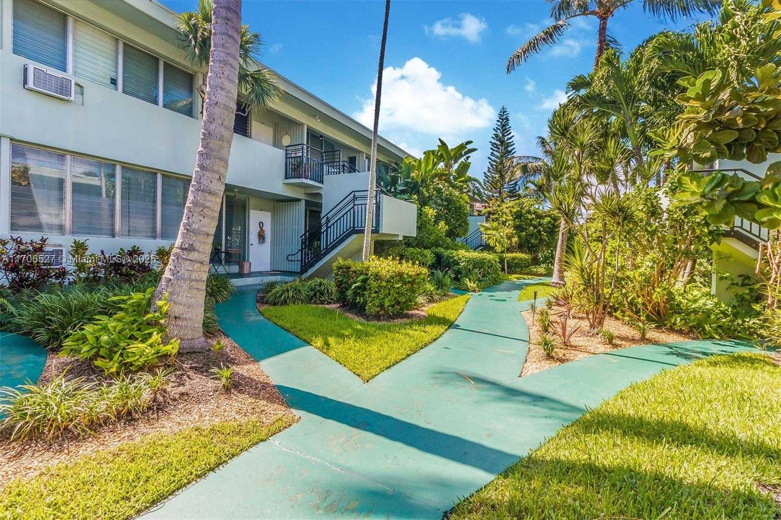 Small Image of 1060 98 ST, Bay Harbor Islands Number 12