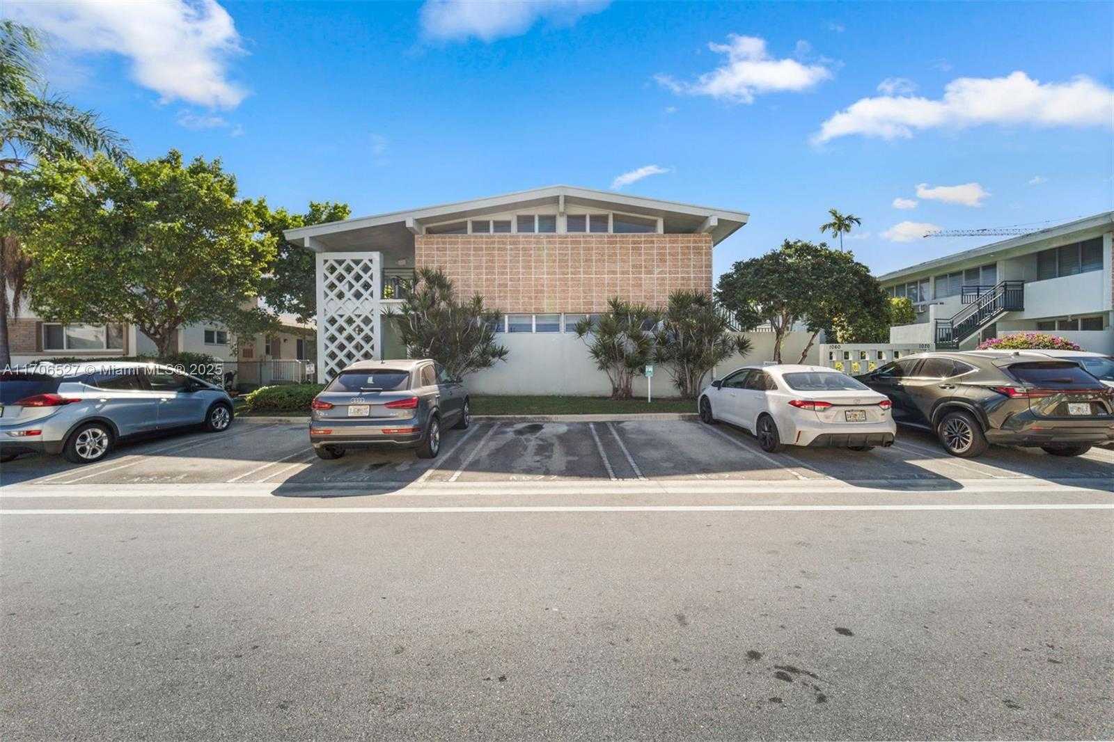 Small Image of 1060 98 ST, Bay Harbor Islands Number 18