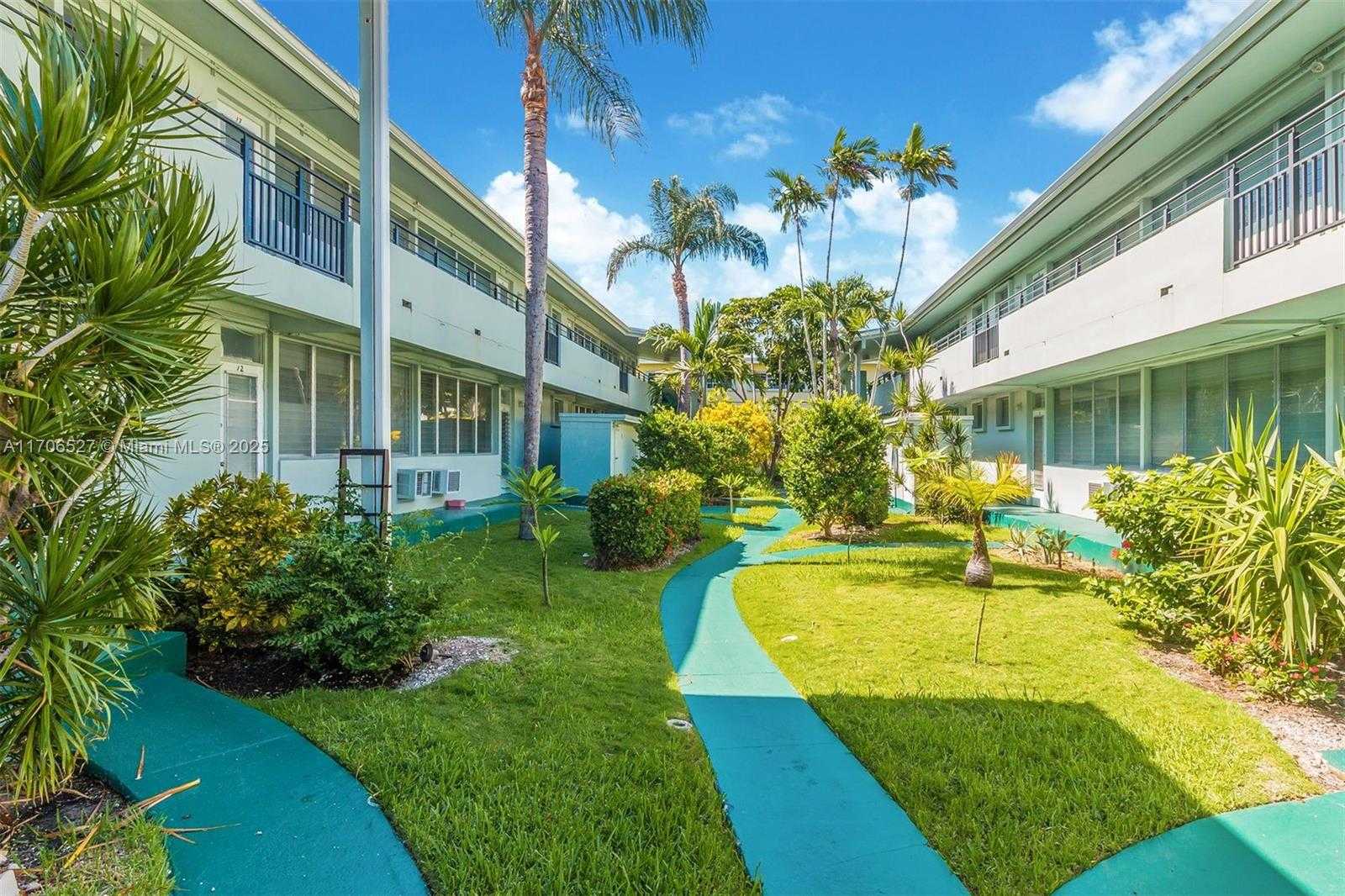 Small Image of 1060 98 ST, Bay Harbor Islands Number 19