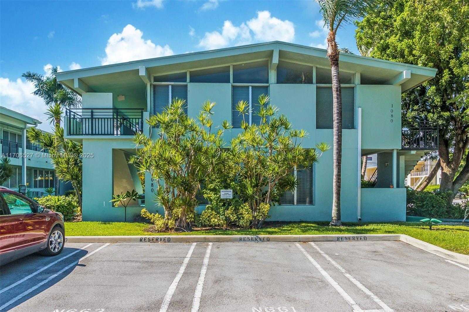Small Image of 1060 98 ST, Bay Harbor Islands Number 21