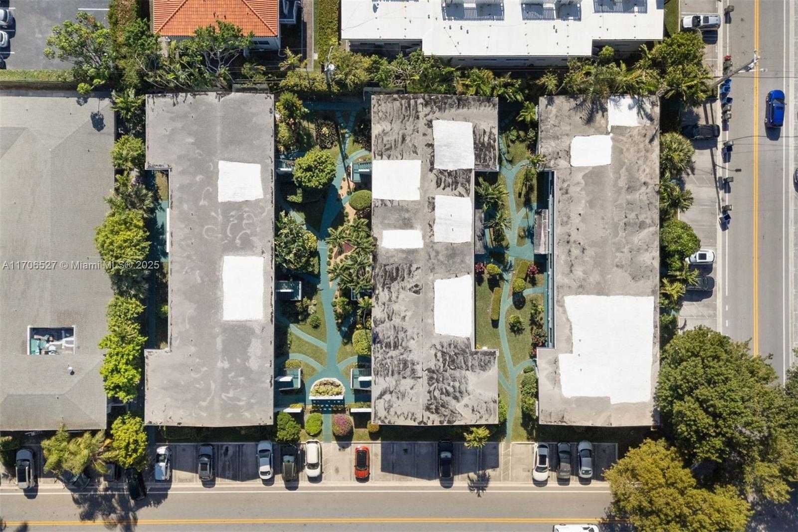 Small Image of 1060 98 ST, Bay Harbor Islands Number 24