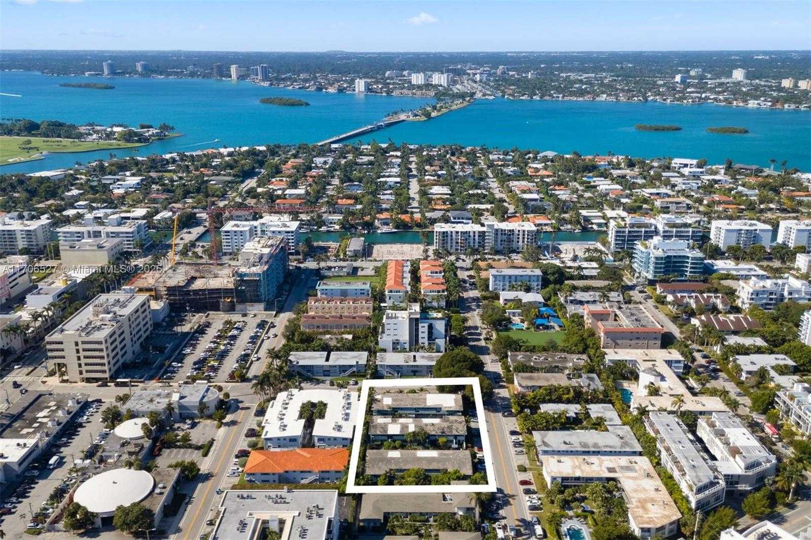 Small Image of 1060 98 ST, Bay Harbor Islands Number 6