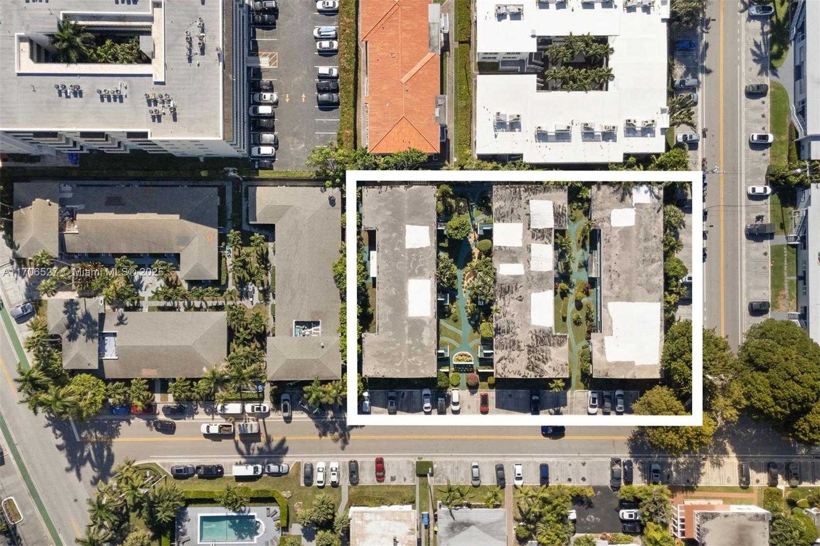 Small Image of 1060 98 ST, Bay Harbor Islands Number 7