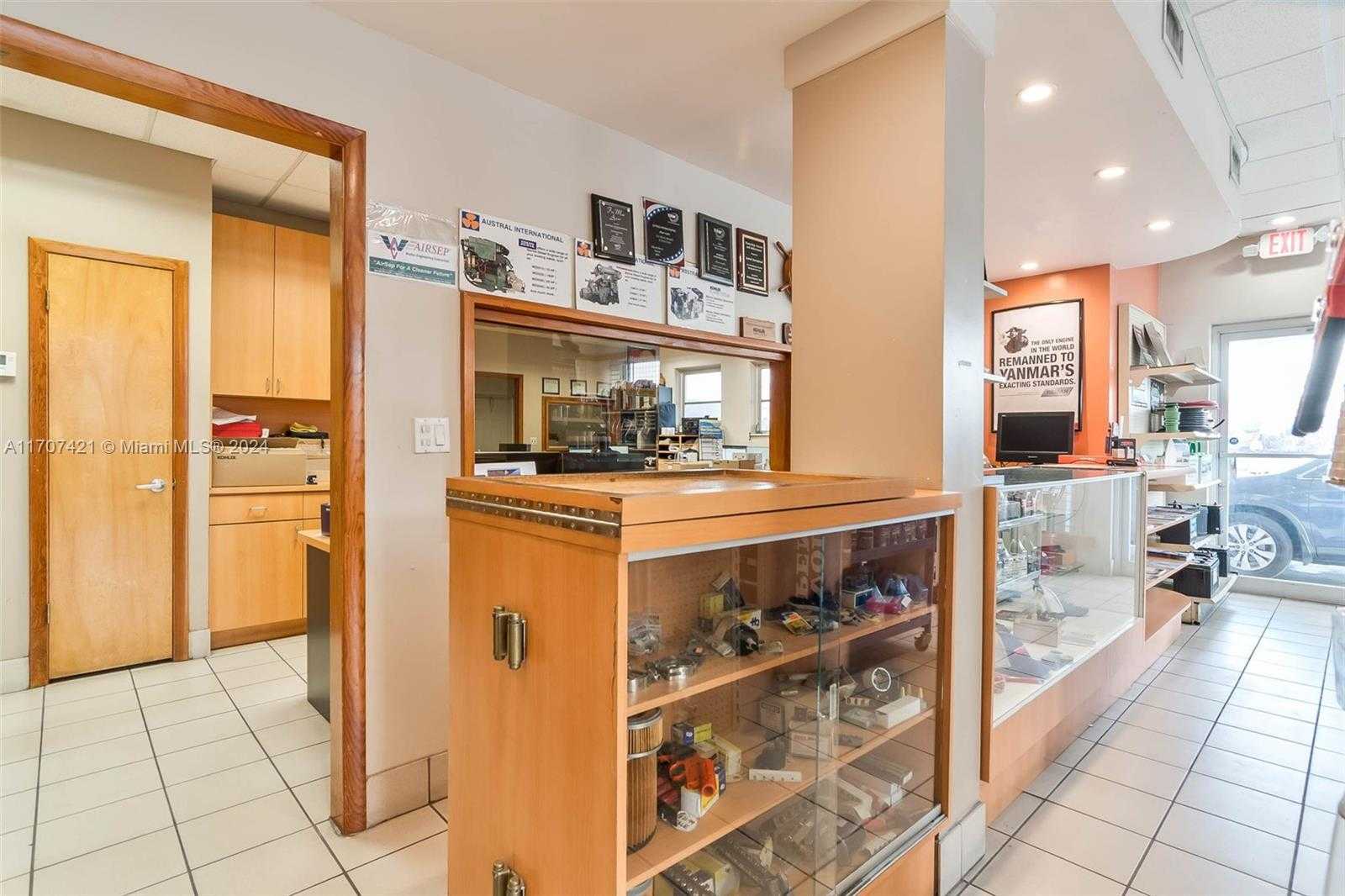 Small Image of 3200 NORTH WEST SOUTH RIVER DR, Miami Number 12
