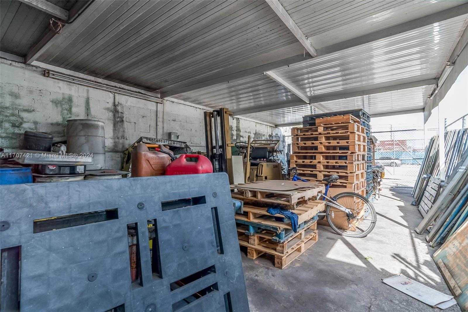 Small Image of 3200 NORTH WEST SOUTH RIVER DR, Miami Number 18