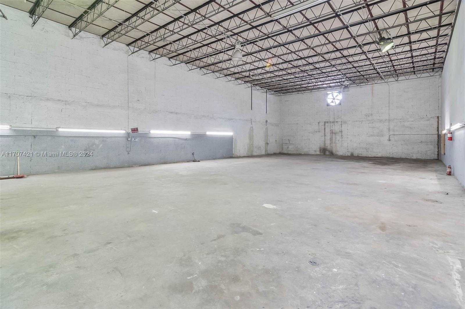 Small Image of 3200 NORTH WEST SOUTH RIVER DR, Miami Number 25