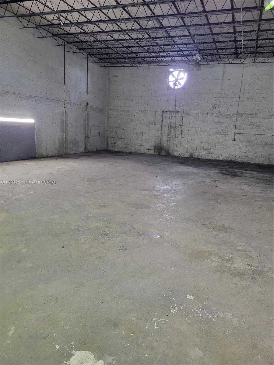 Small Image of 3200 NORTH WEST SOUTH RIVER DR, Miami Number 4