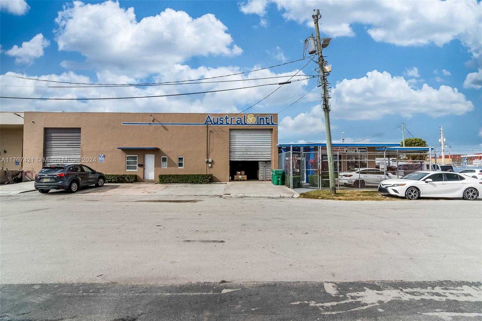 Small Image of 3200 NORTH WEST SOUTH RIVER DR, Miami Number 6
