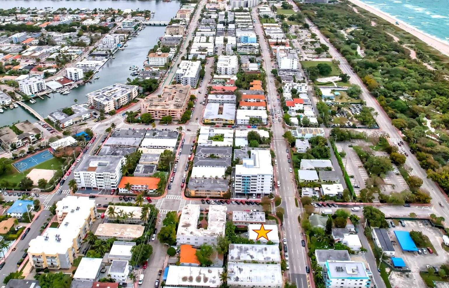 Small Image of 7936 HARDING AVE, Miami Beach Number 4