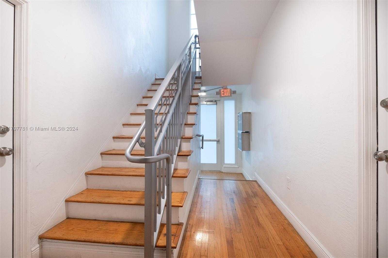 Small Image of 7936 HARDING AVE, Miami Beach Number 6