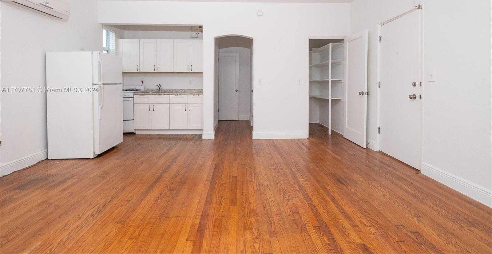 Small Image of 7936 HARDING AVE, Miami Beach Number 8