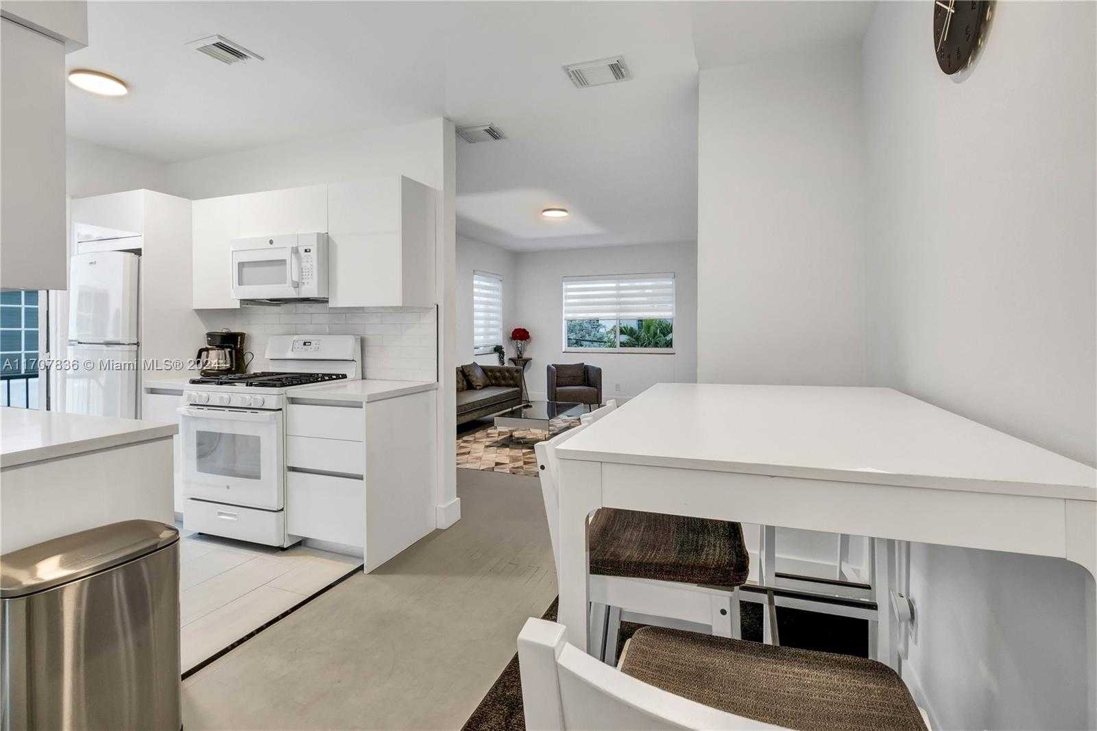 Small Image of 815 39TH ST, Miami Beach Number 13