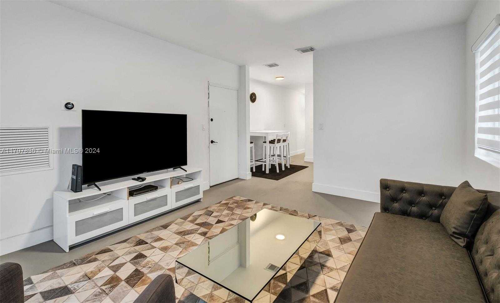 Small Image of 815 39TH ST, Miami Beach Number 15