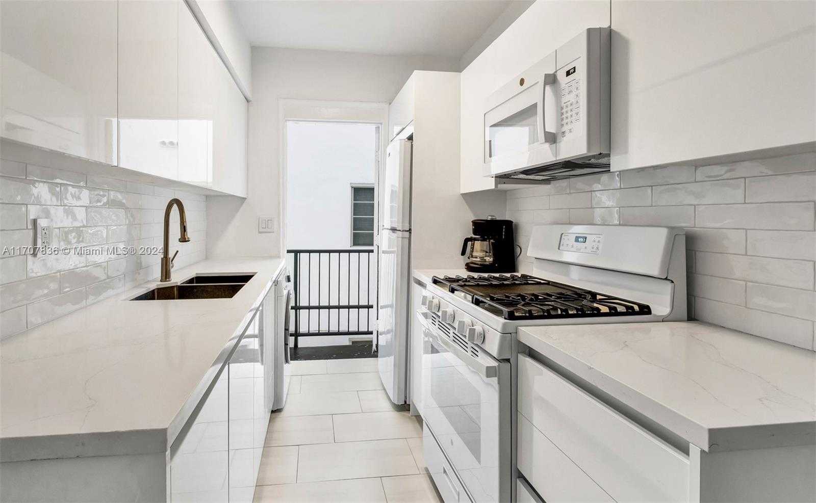 Small Image of 815 39TH ST, Miami Beach Number 18