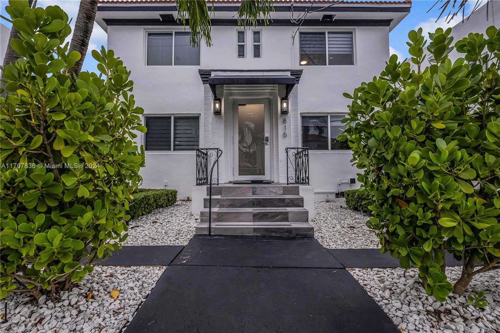 Small Image of 815 39TH ST, Miami Beach Number 2