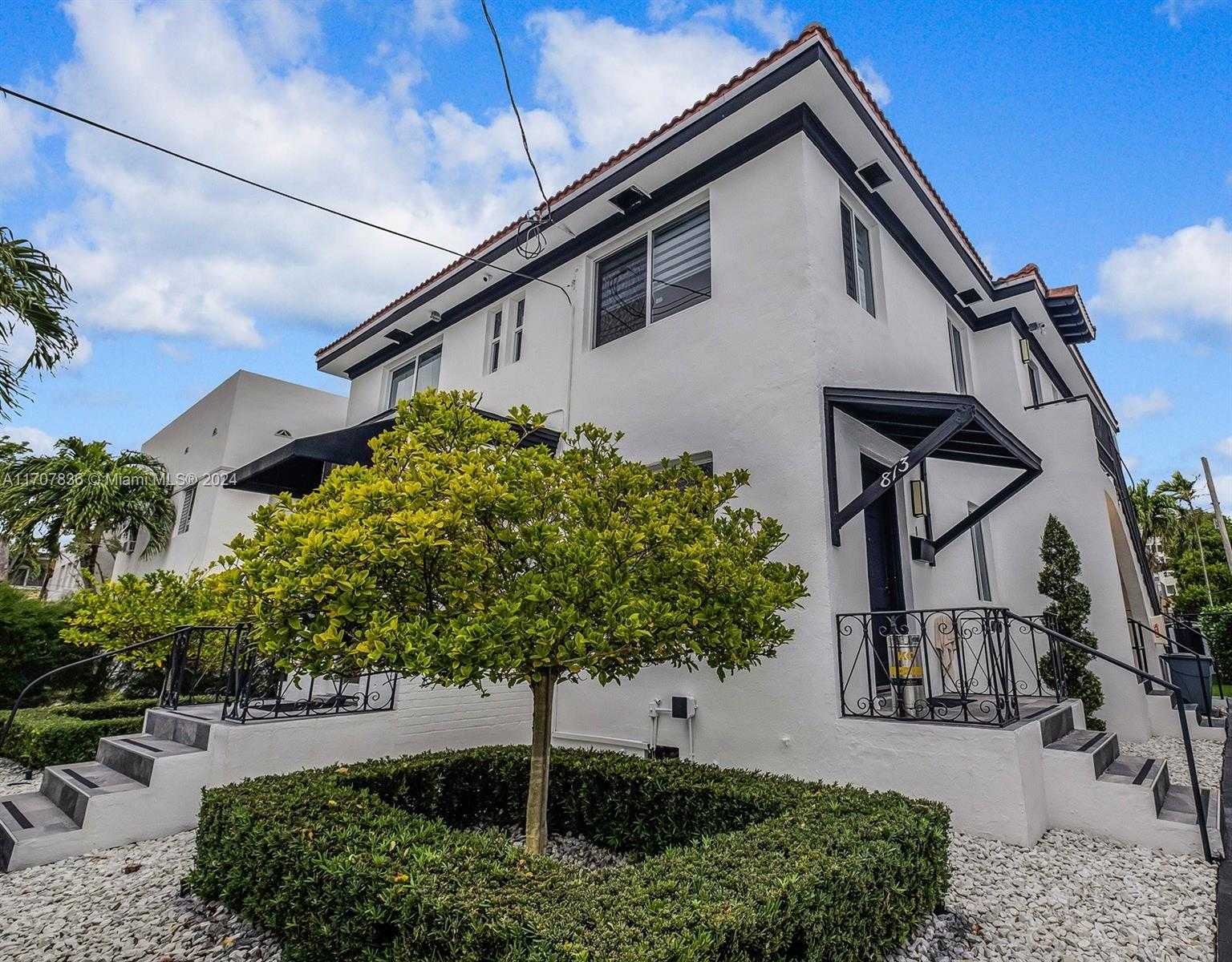 Small Image of 815 39TH ST, Miami Beach Number 3