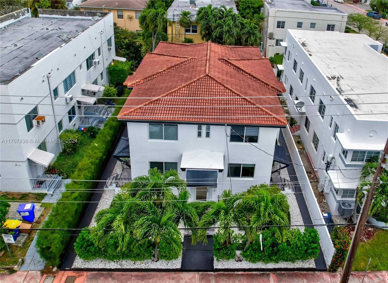 Small Image of 815 39TH ST, Miami Beach Number 4