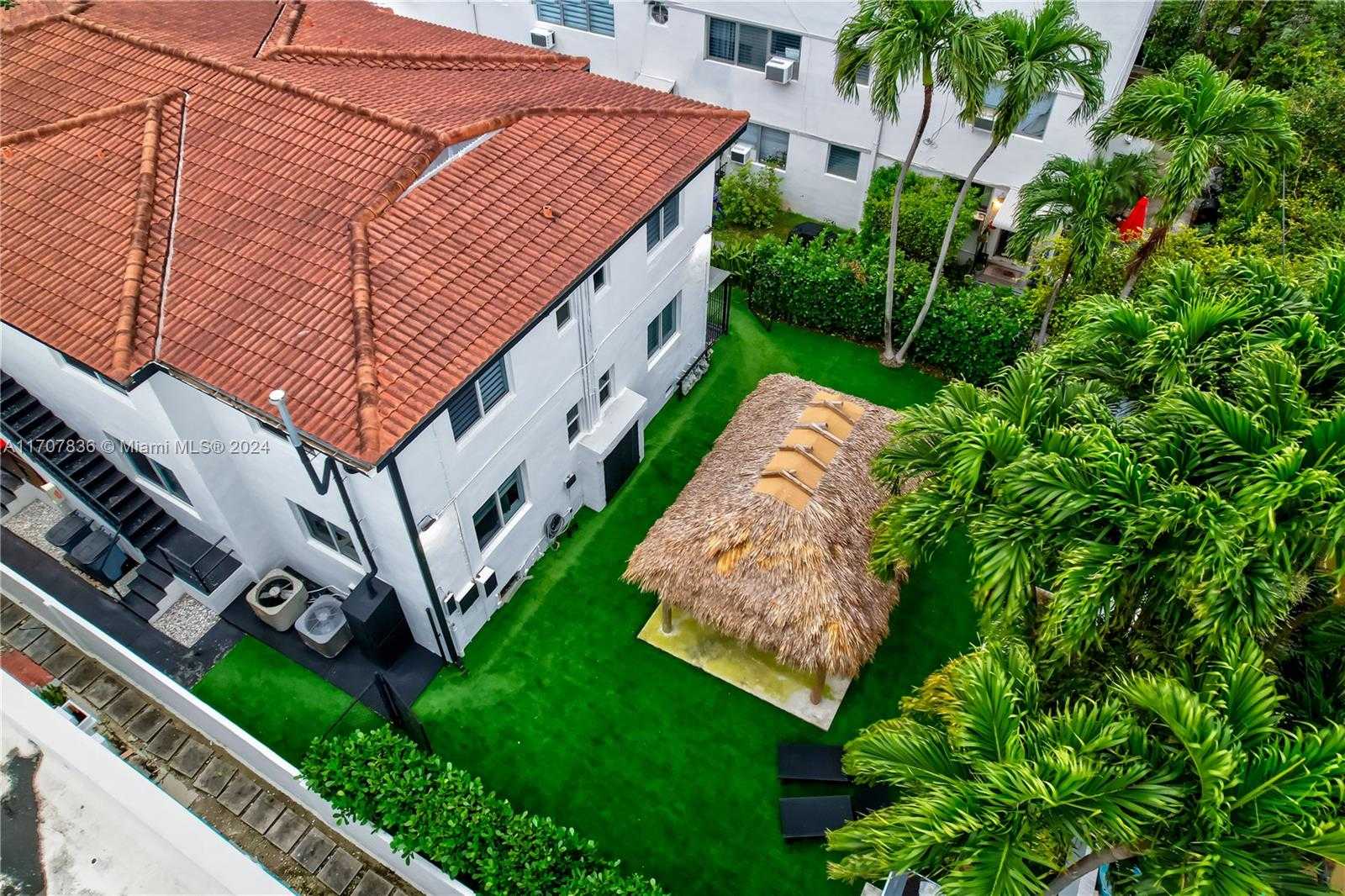 Small Image of 815 39TH ST, Miami Beach Number 5